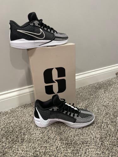 New Nike Women’s Sabrina Basketball Shoes