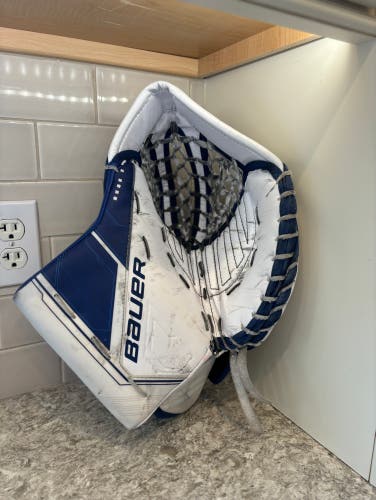 Used  Bauer Senior Regular  Mach Glove