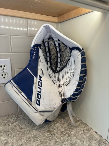 Used Bauer Senior Regular Mach Glove