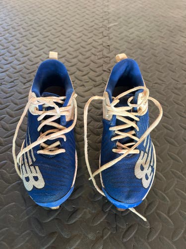 Used Youth New Balance Baseball Cleats