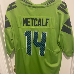 Barley Worn DK Metcalf Color Rush Jersey Size Men’s Medium