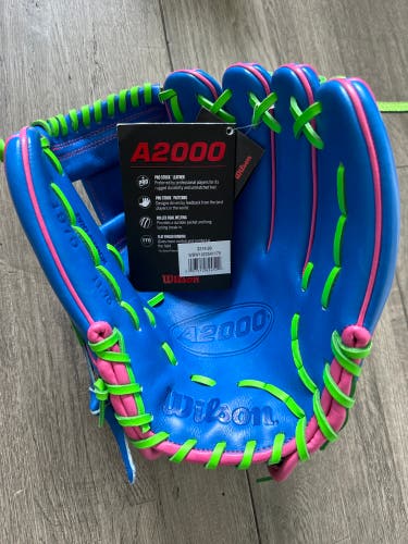 2024 Wilson 11.75” 1975 A2000 Series Infield Baseball Glove