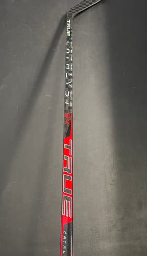 New Senior True Right Handed P28 Pro Stock Catalyst 9X Hockey Stick