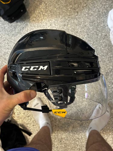 CCM Tacks 910 Helmet & Visor