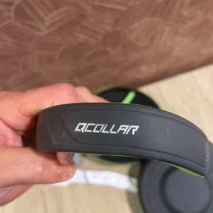 Q Collar With Case And Sleeve