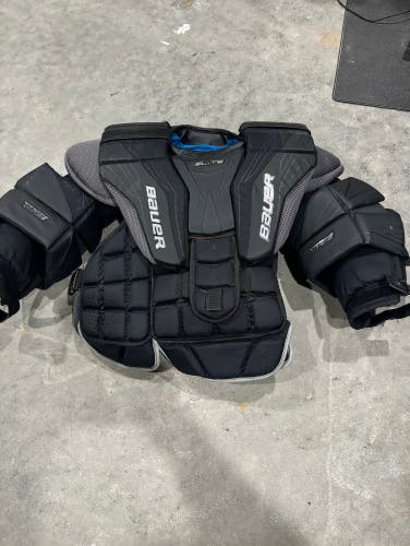 Used  Bauer  Elite Goalie Chest Protector - Intermediate small