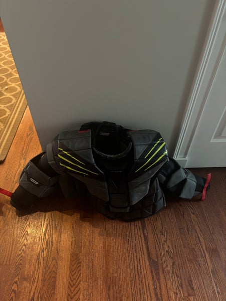Used Senior Small Bauer Hyperlite Goalie Chest Protector