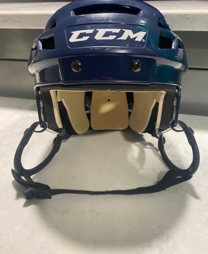 Used Medium CCM Vector V08 Helmet