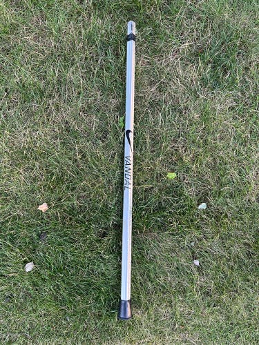 Vandal lacrosse shaft: Silver: 7075