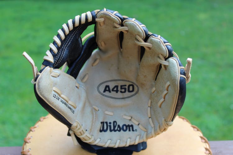 Used Right Hand Throw Wilson Infield A450 Baseball Glove 11.5"