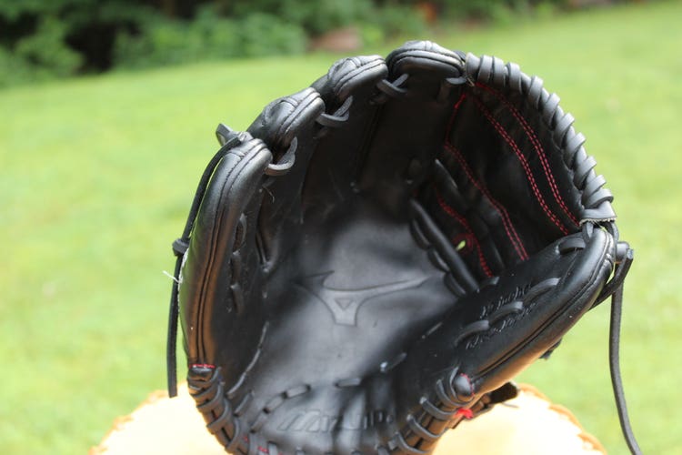 Used Left Hand Throw Mizuno Pitcher's Pro Select Baseball Glove 12"