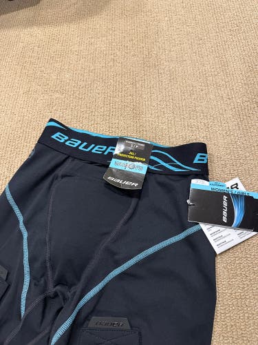 NWT Bauer Women’s jill SIZE SMALL