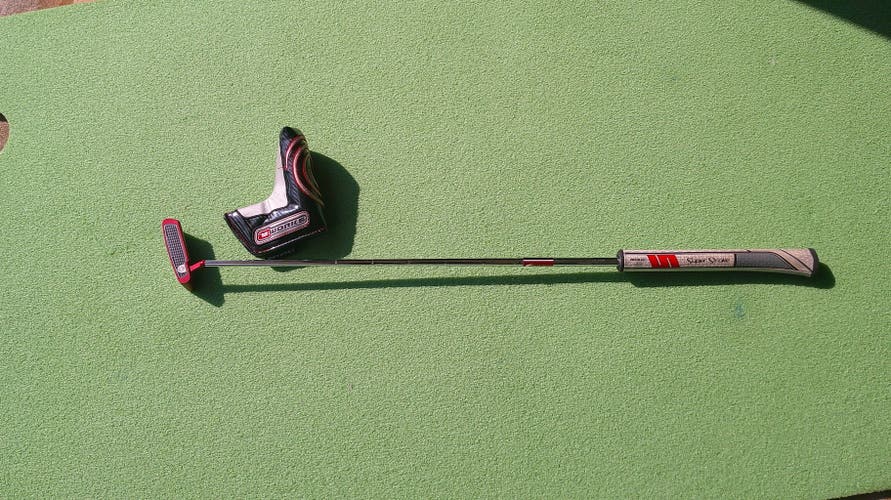 Red Used Men's Odyssey Blade O-Works R-Line Right Handed Putter Uniflex 35"