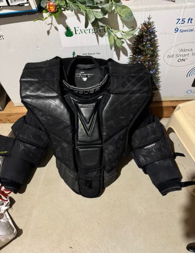 Used  Bauer  Hyperlite Goalie Chest Protector