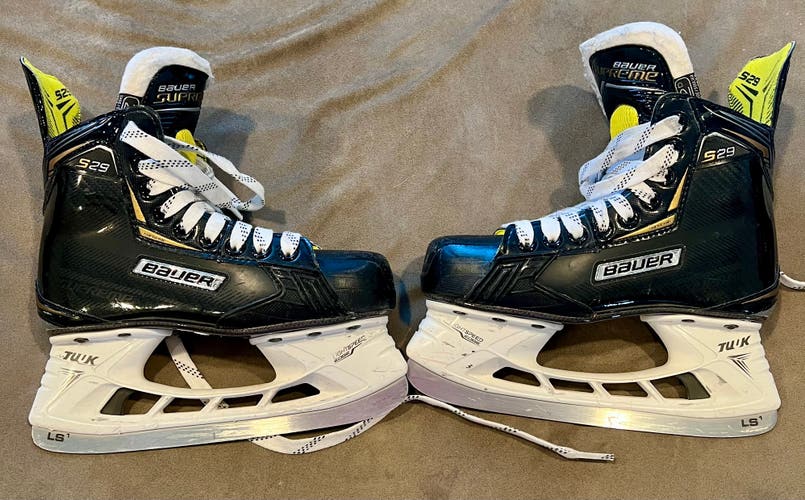 Used Junior Bauer Supreme S29 Hockey Skates Regular Width Size 3.5