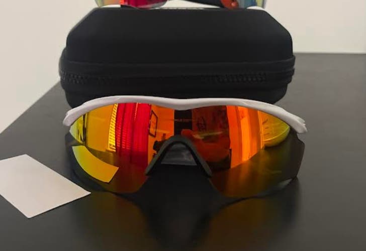 New Medium/Large Oakley Sunglasses