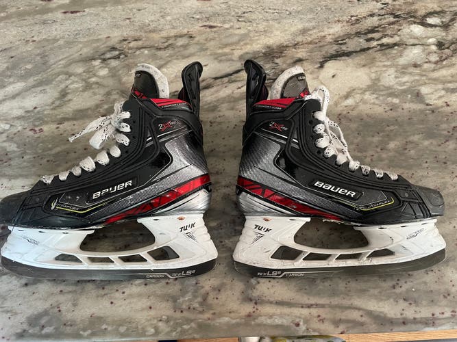 Used Intermediate Bauer Regular Width Size 4 Vapor 2X Pro Hockey Skates