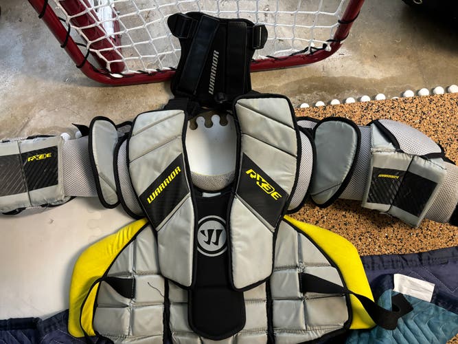Warrior Ritual RX3E Junior Large/Extra large goalie Chest/arm Protector