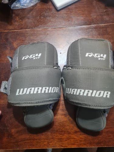 Used Warrior intermediate RG4 knee pads