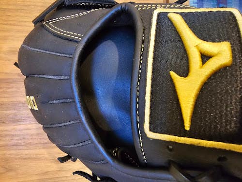 Mizuno MVP Prime 12.75" Baseball Glove (Black)