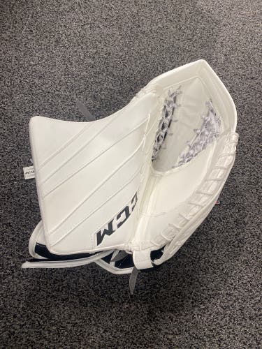 CCM E5.9 intermediate Glove