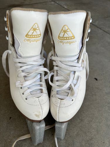 Jackson Mystique Figure Skates Jr 2.5C