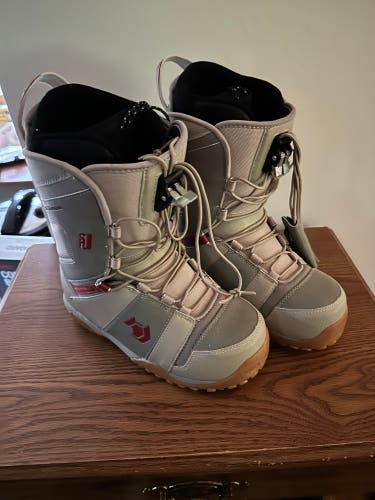Northwave Snowboard Boots M8 W9