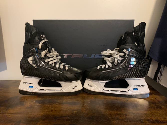 New Senior True Wide Width  7 SVH Hockey Skates