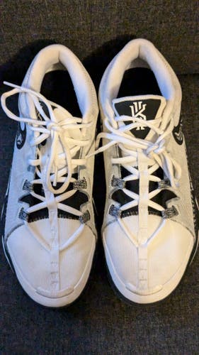 Used Size 9.0 (Women's 10) Men's Nike Shoes