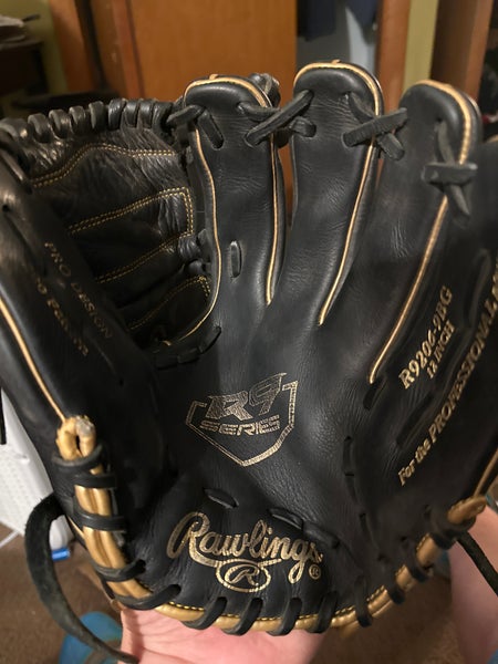 Used 2022 Rawlings Pitcher's Right Hand Throw R9 Baseball Glove 12"