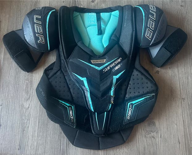 Women’s Large Bauer Supreme S180 Shoulder Pads