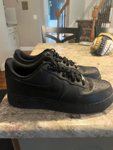 Black Used Size Men's 10.5 (W 11.5) Nike Air Force 1 Shoes