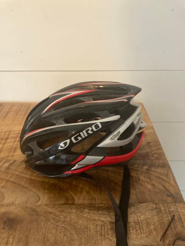 Giro atmos mens helmet