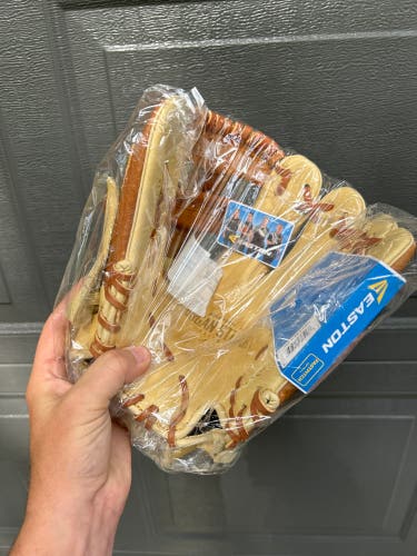 Morgan Stuart 11.5 inch glove new