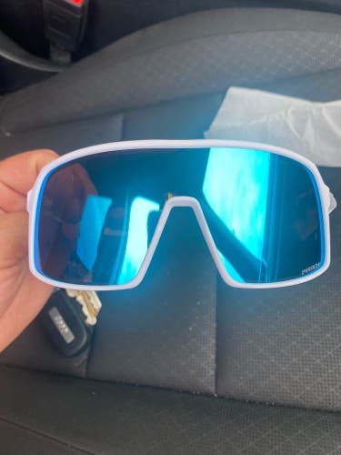 New Unisex Oakley Sutro Sunglasses