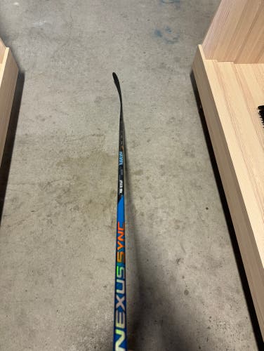 Used Senior Bauer Right Handed P28 Pro Stock Nexus Sync Hockey Stick