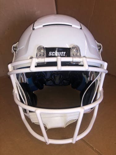 USED SCHUTT F7 VTD - LARGE - METALLIC WHITE