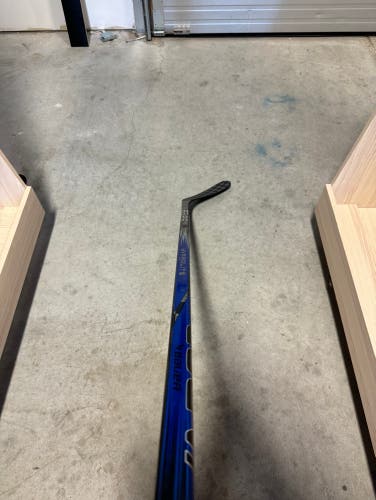 Used Senior Bauer Right Handed P92 Pro Stock Vapor Hyperlite 2 Hockey Stick