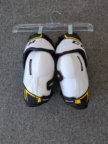 Used Senior Medium CCM Tacks Elbow Pads