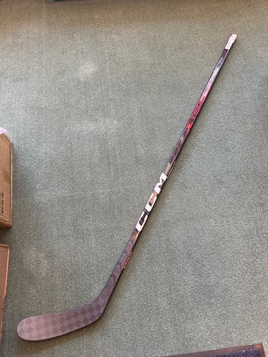 CCM Jetspeed FT5 Hockey Stick - P28 55 Flex