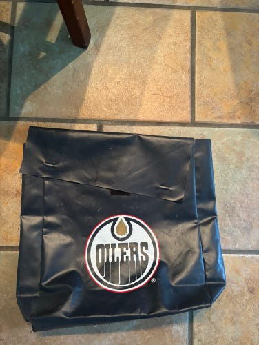 Edmonton Oilers NHL Skate Travel Bag.