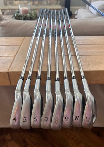 Used Men's Ping i25 Right Handed Iron Set Stiff Flex 8 Pieces Steel Shaft