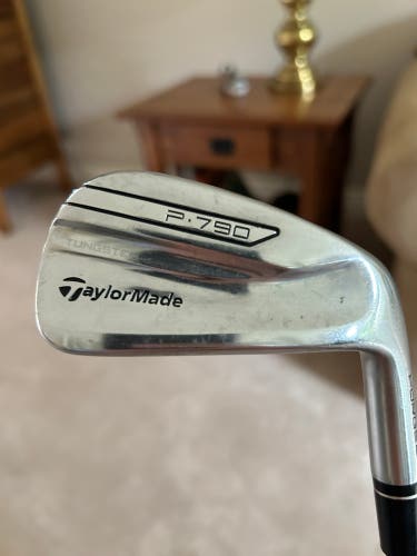 Taylormade P790 Irons (4-PW) X-100