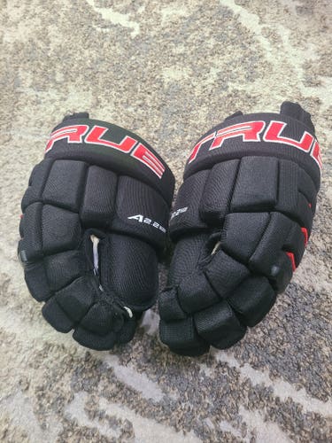 Used True A2.2 Gloves