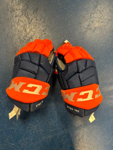 CCM HGQLXP Pro Stock New York Islanders Gloves - Dal Colle