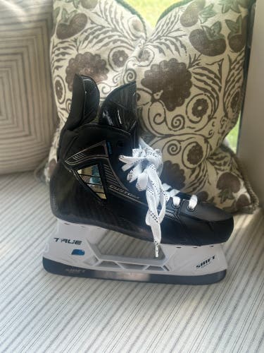 New Senior True Regular Width  Pro Stock 7.5 Pro Custom Hockey Skates