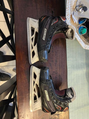 Used Junior Bauer X700 Hockey Goalie Skates Regular Width Size 3