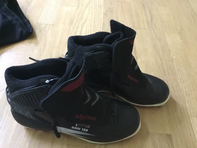 Used Alpina NNN Cross Country Ski Boots Size 39