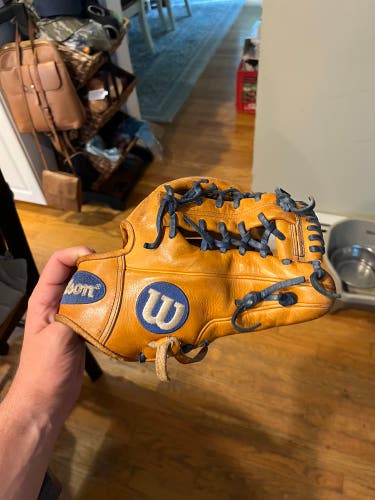 Used 2018 Infield 11.5" A2000 Baseball Glove