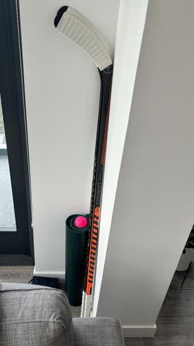 Like New Warrior Covert QR5 30 Right Handed Hockey Stick